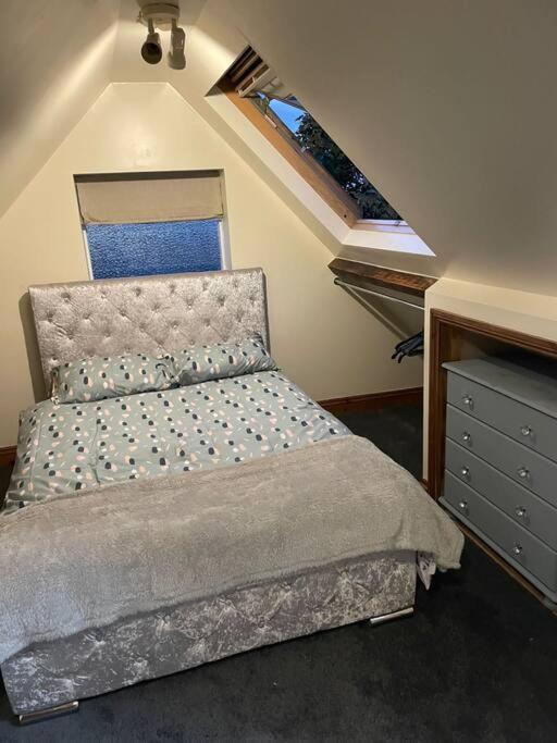 3 Double Bedroomed Flat, Acton. London, Uk Eksteriør billede