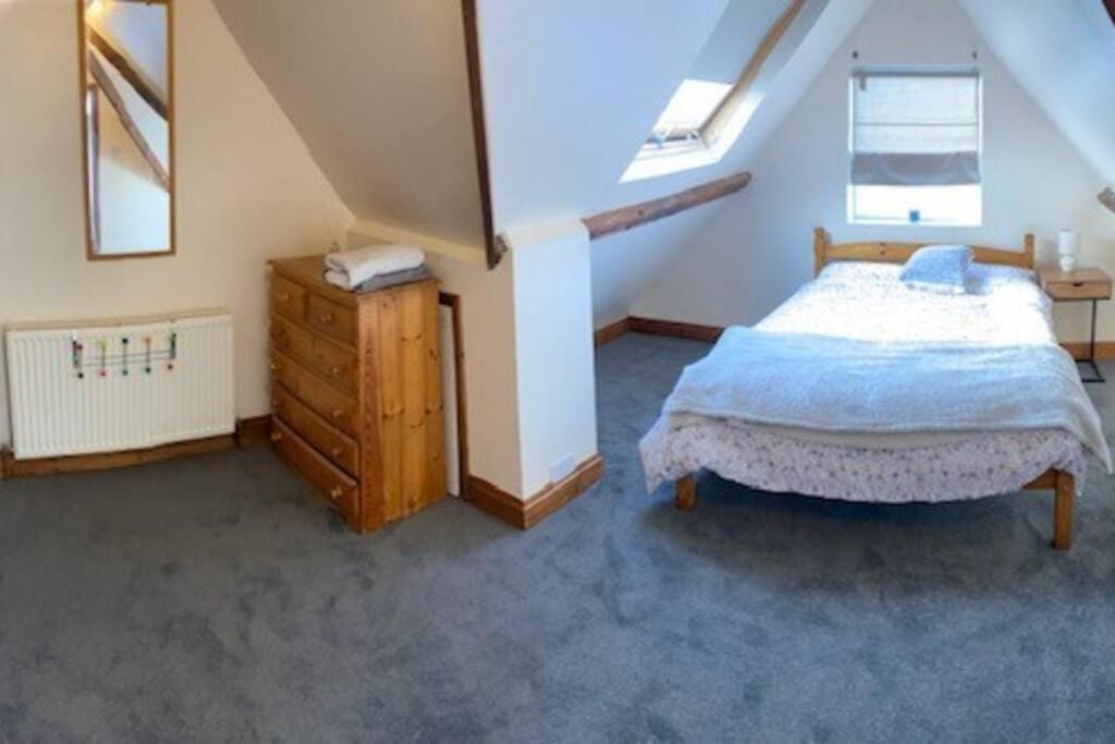 3 Double Bedroomed Flat, Acton. London, Uk Eksteriør billede